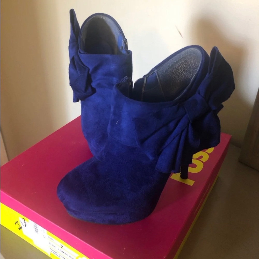 Cobalt Suede heels size 7